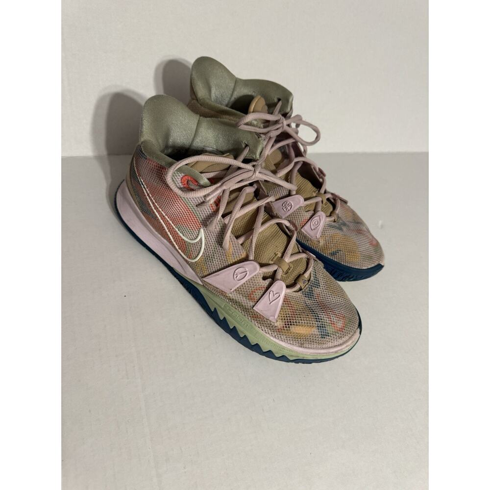 Nike Kyrie 7 1 World 1 People Regal Pink Global Statement Basketball Shoe Men 10